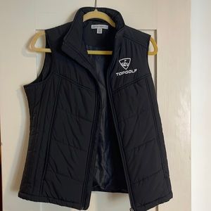 Women’s golf vest with Topgolf logo